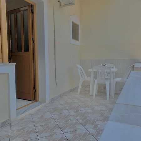 Ava'S Guesthouse Ksamil Exterior foto