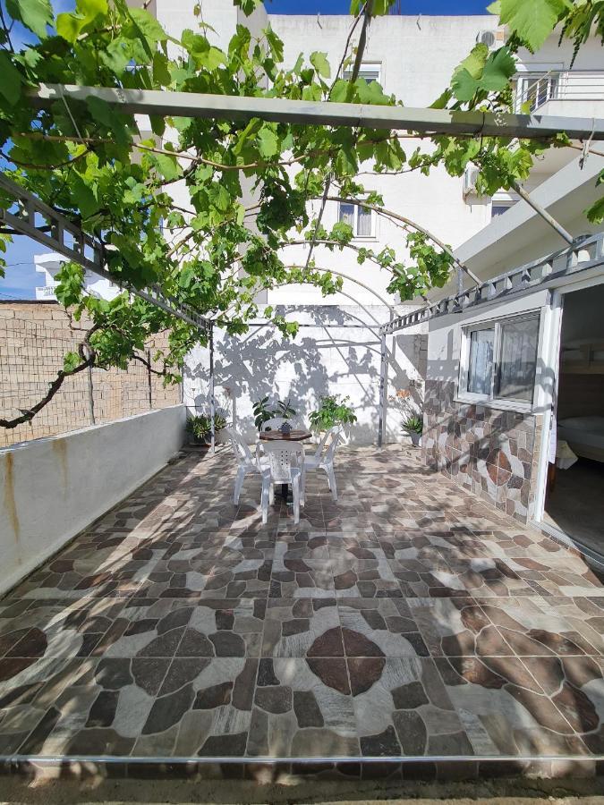 Ava'S Guesthouse Ksamil Exterior foto