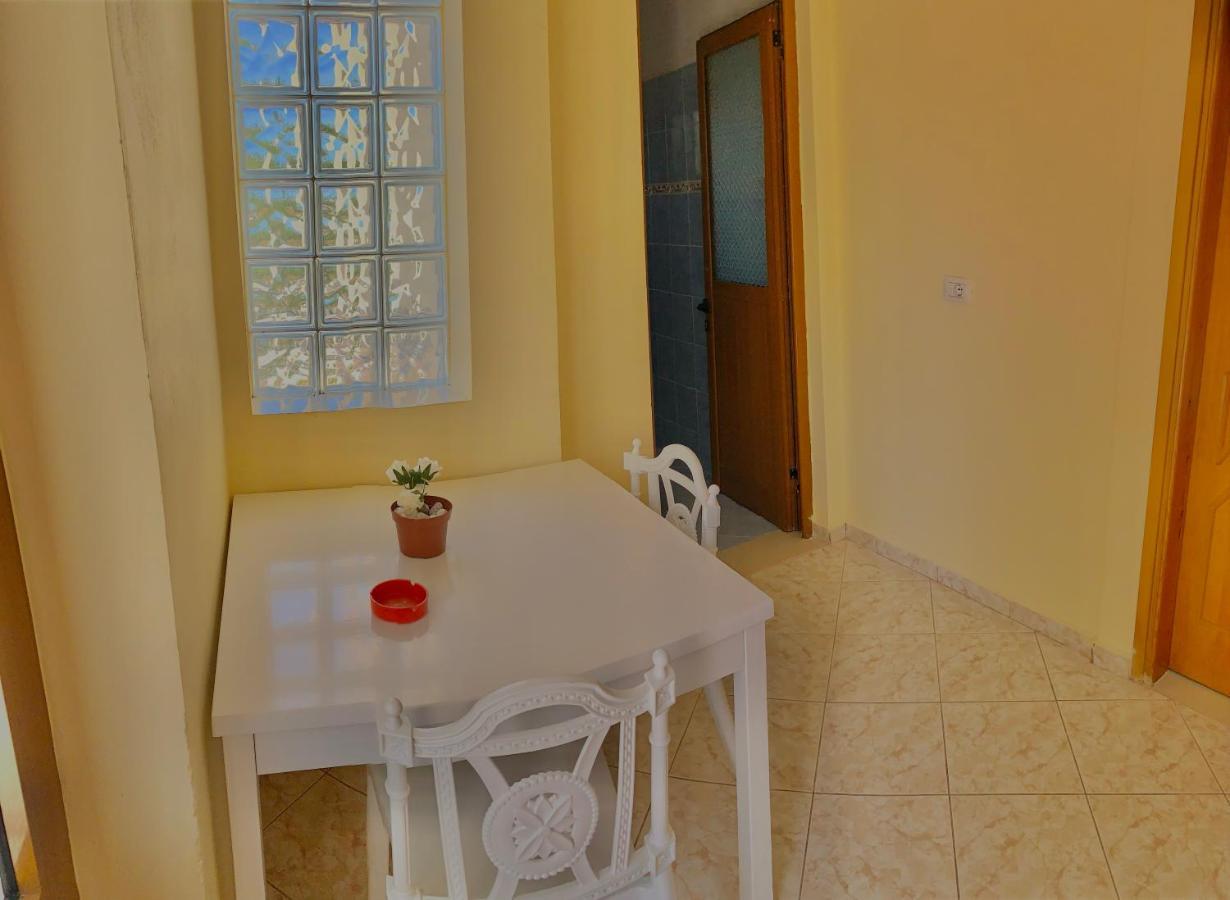 Ava'S Guesthouse Ksamil Exterior foto