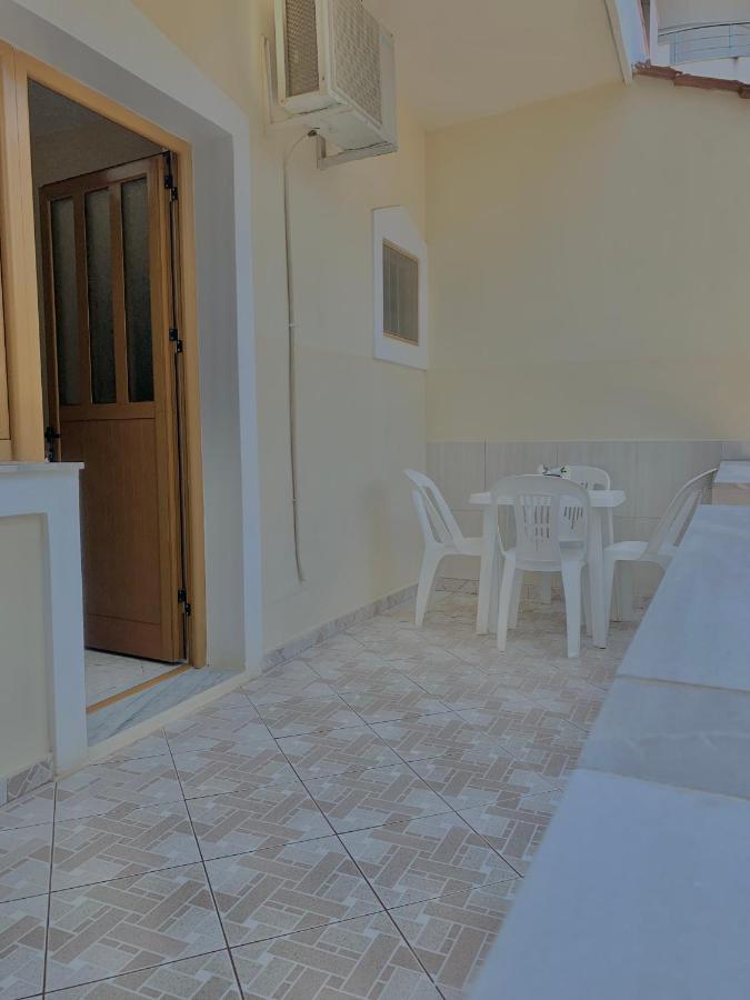 Ava'S Guesthouse Ksamil Exterior foto